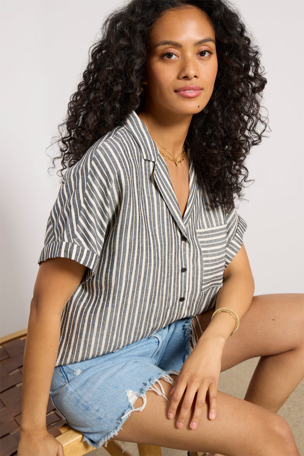 Sophia Linen Resort Shirt - Image 5