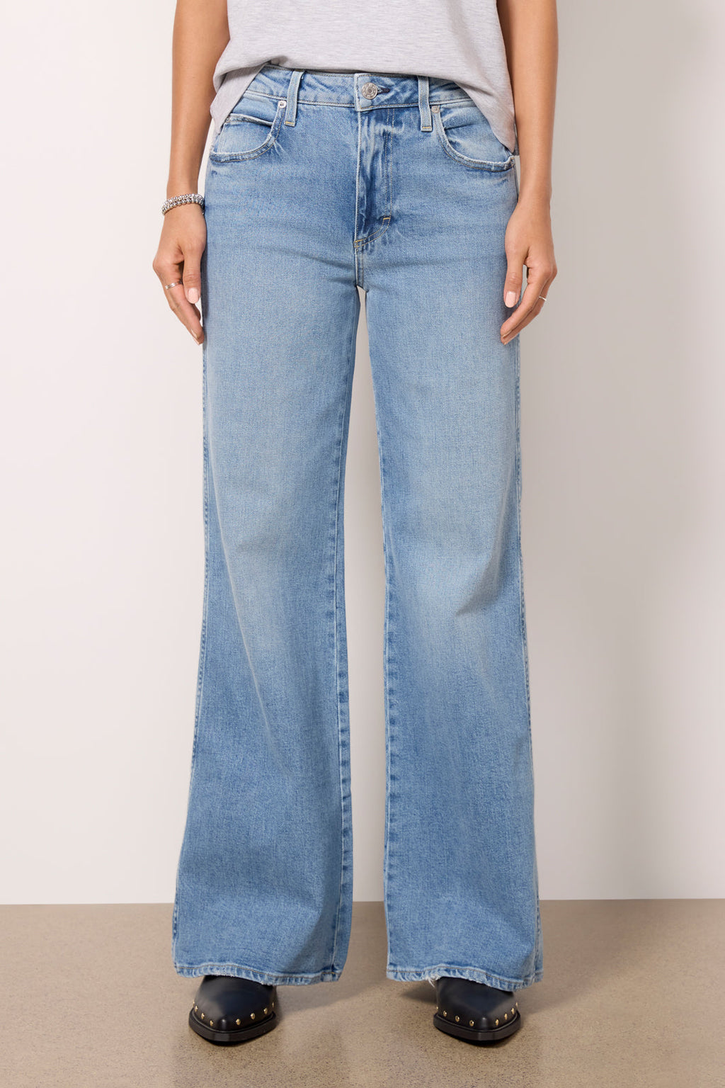 Anita Flare - Image 5