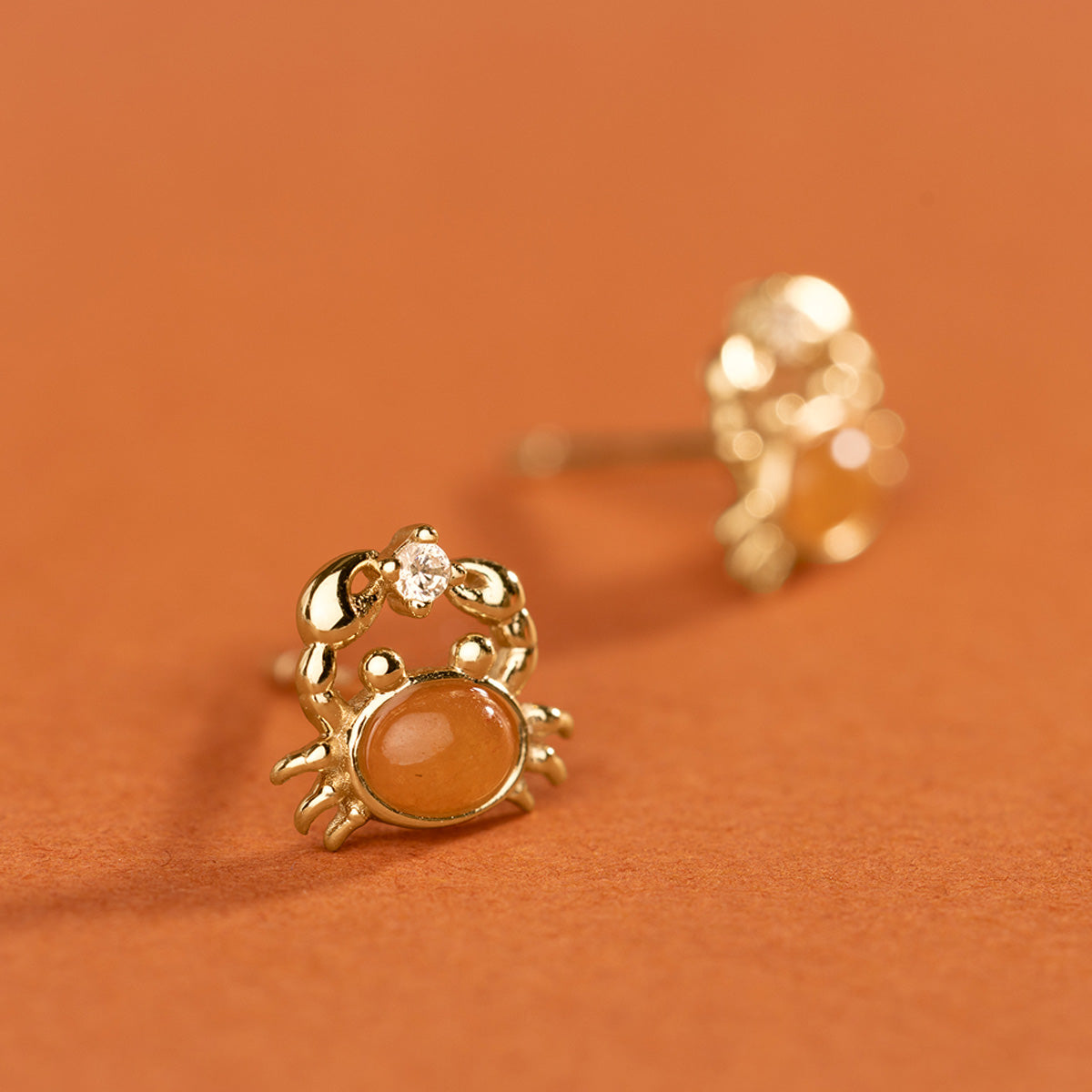 Low Tide Crab Stud Earrings Set - Image 5