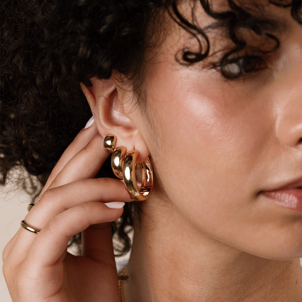 Sol Hoop Earrings - Image 2