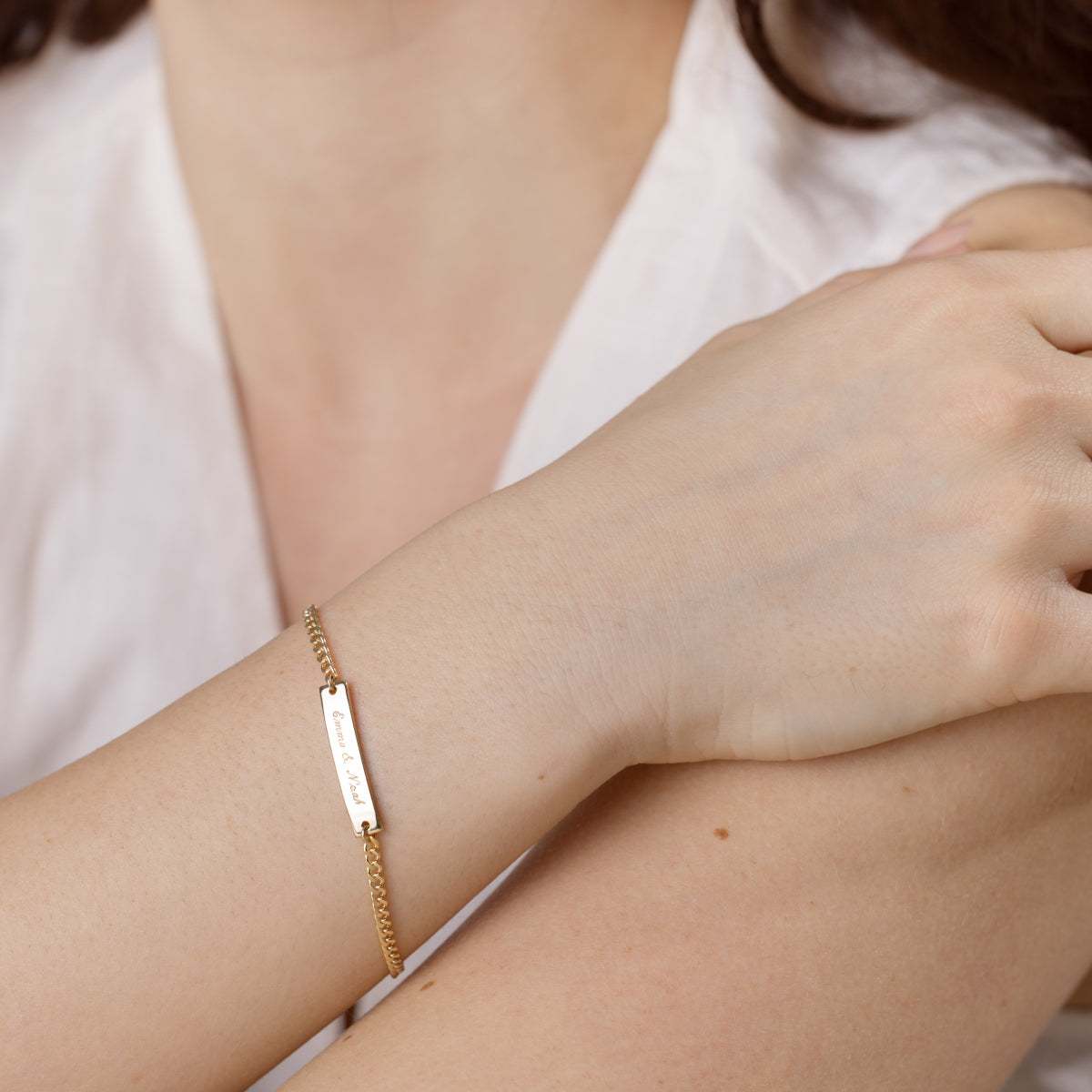 Engravable Curb Chain Bar Bracelet - Image 2